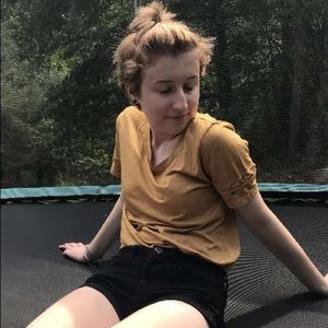 Meet your Posher, Leila